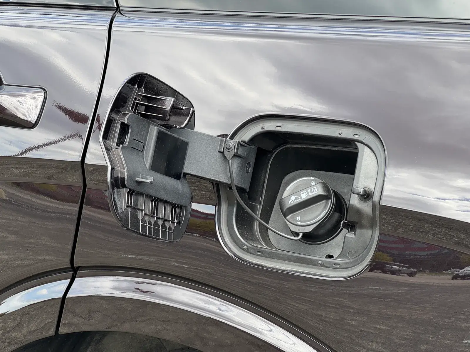 Palisade Hybrid's fuel filler