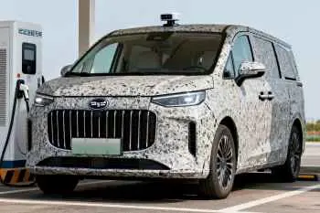 BYD spotted testing a new minivan [Video]