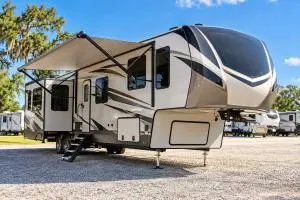 Luxury Fifth-Wheel RV Dealership