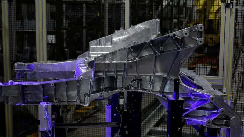Ford Fathom aluminum unicasting during optical scanning