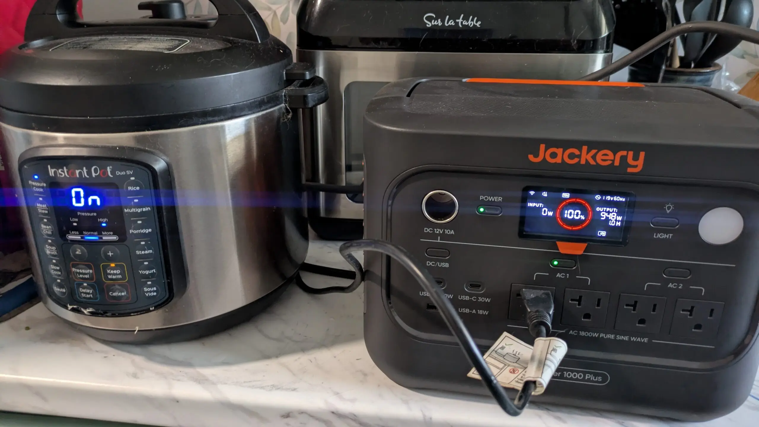 Jackery HomePower 1000 Plus v2. Photo by Larry Evan