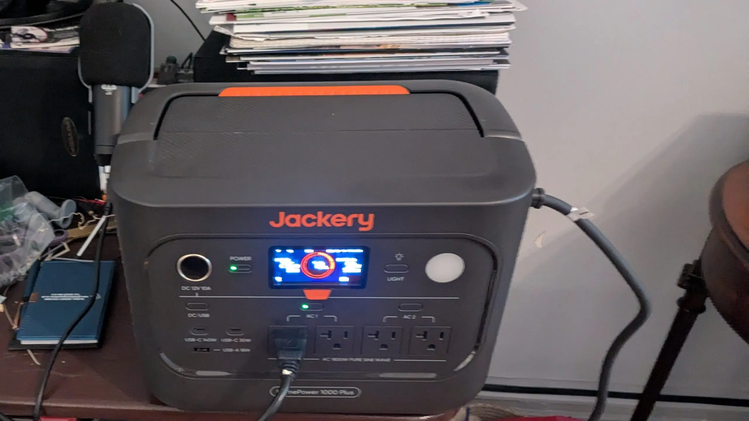 Jackery HomePower 1000 Plus v2. Photo by Larry Evans