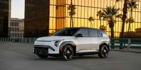 Kia reveals 2027 EV6 prices start at about $38,000, over $8,000 more than the new EV3