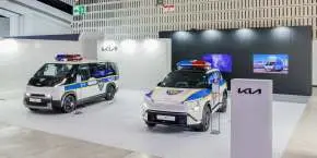 Kia’s electric SUV and van are getting a new job as police cars