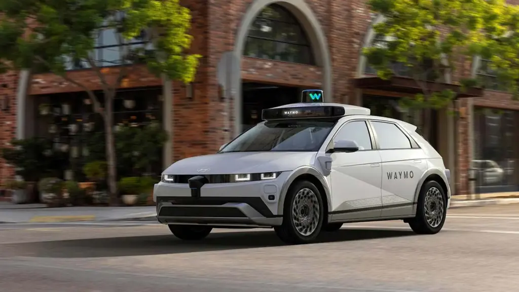 Kumho Expands OE Tire Fitments with Hyundai Waymo Fleet, Nissan Rogue and Frontier