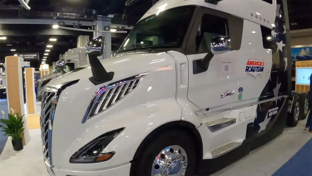 Volvo Trucks Sponsors ATA’s America’s Road Team in 2027
