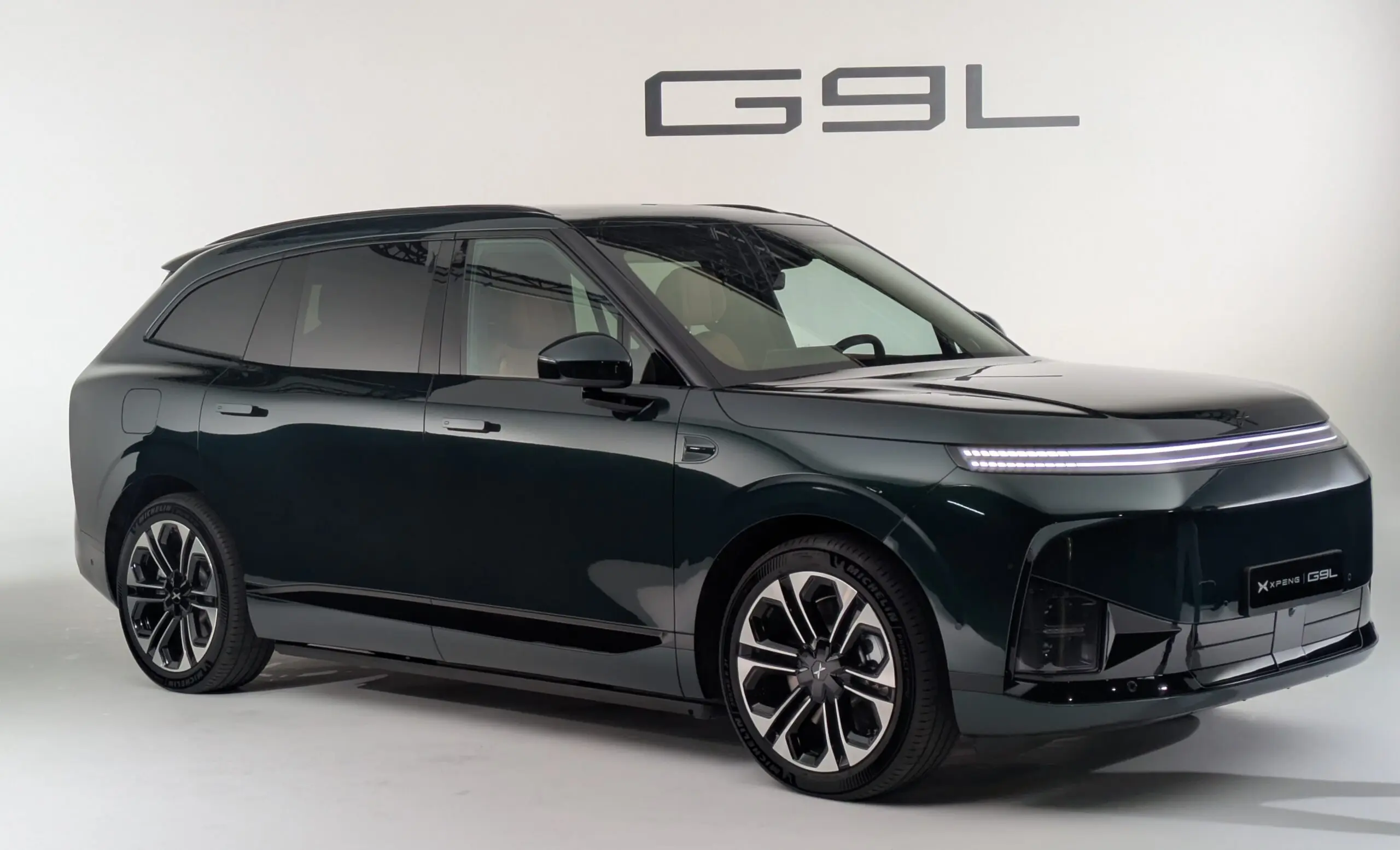 XPENG G9L Paris Motor Show. Photo by Larry Evans